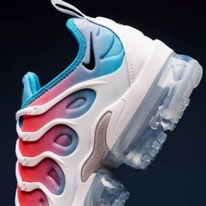 pink blue vapormax plus